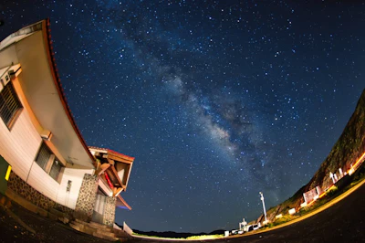 A massive space telescope assembled in orbit by a robot could solve riddles of deep space. (Image credit: Getty Images via GE Reports)