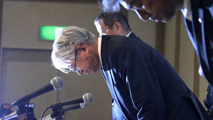 Kobe Steel President and CEO Hiroya Kawasaki bows during a press conference in Tokyo, Friday, Oct. 13, 2017. Steel maker Kobe Steel apologized Thursday after finding wider problems, dating back to 2011, with faked inspections data for metals used in many products, including cars, bullet trains, aircraft and appliances. (AP Photo/Koji Sasahara)