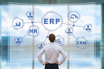 Manager Analyzing Erp On Ar Screen, Connections, Bi, Hr, Crm 820886246 4500x3000