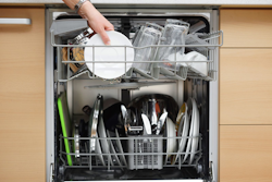 Mnet 205697 Adobestock 65177278 Woman Using Dishwasher