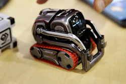 Mnet 210992 Toy Robot Company Folds Cozmo Ap