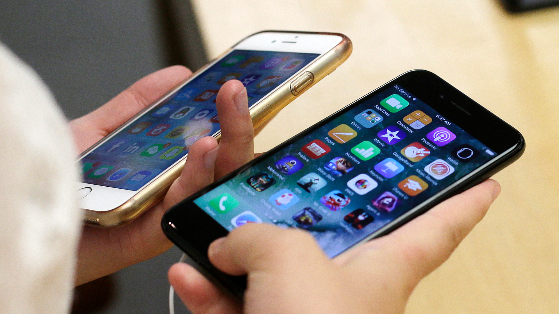 can i buy iphone battery at apple store