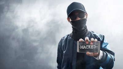 Hacker 868385550 6000x4154