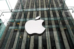 Apple Store In Fifth Avenue, New York 474875082 3500x2337 (1)