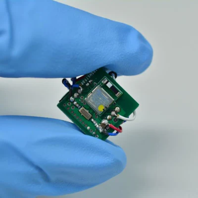 Fabricated wireless neuronal recording system The system weighs