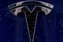 Tesla Aap21052837057411