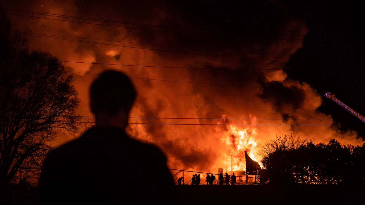 Explosion Fears Remain as Fertilizer Plant Burns - Vimarsana News
