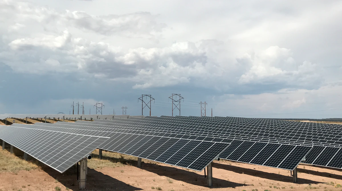 Solar Project Delays Create Hurdles for New Mexico Utility - Vimarsana News