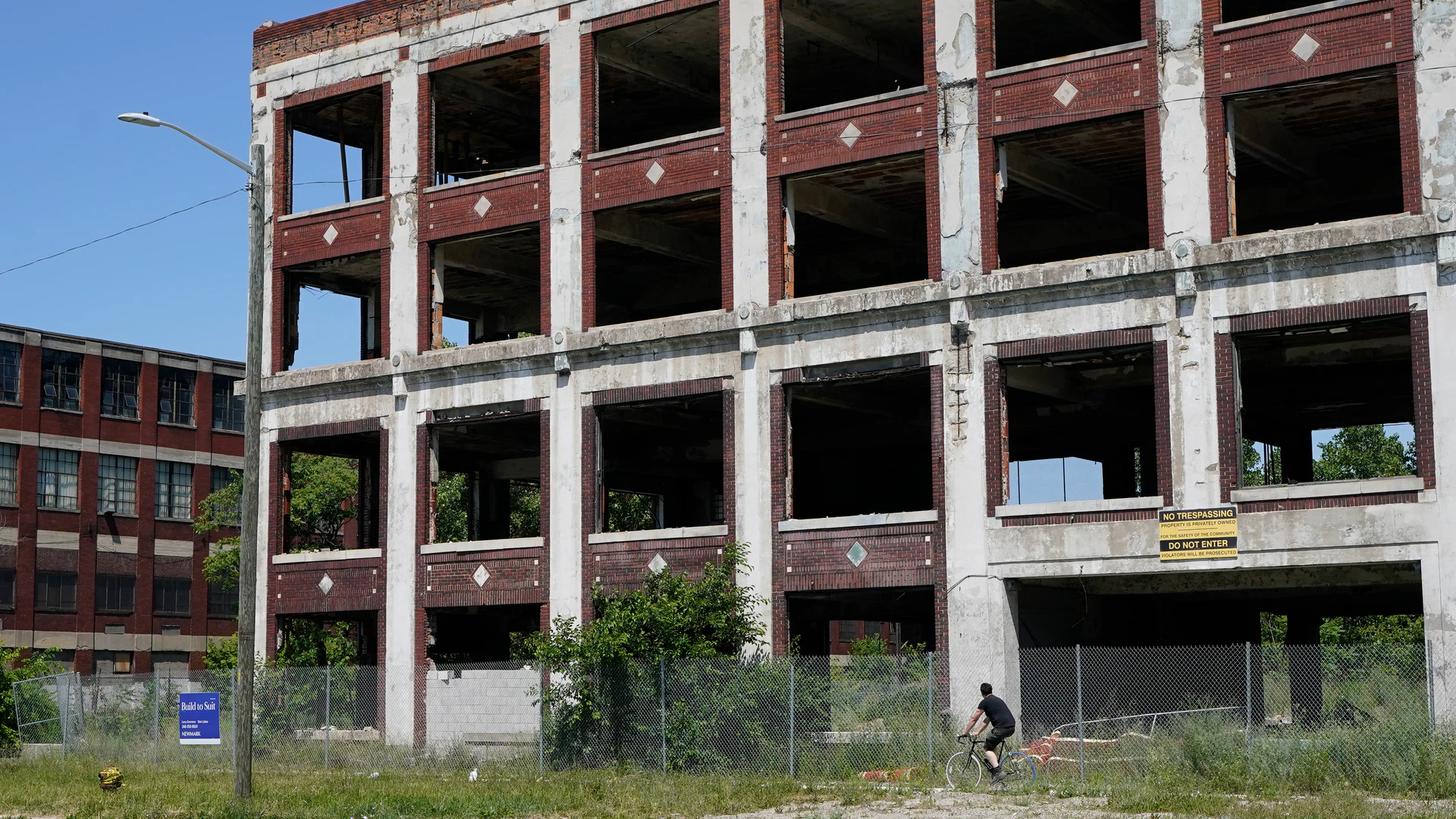 Detroit Targets Old Industry Sites to Improve Neighborhoods - Vimarsana News
