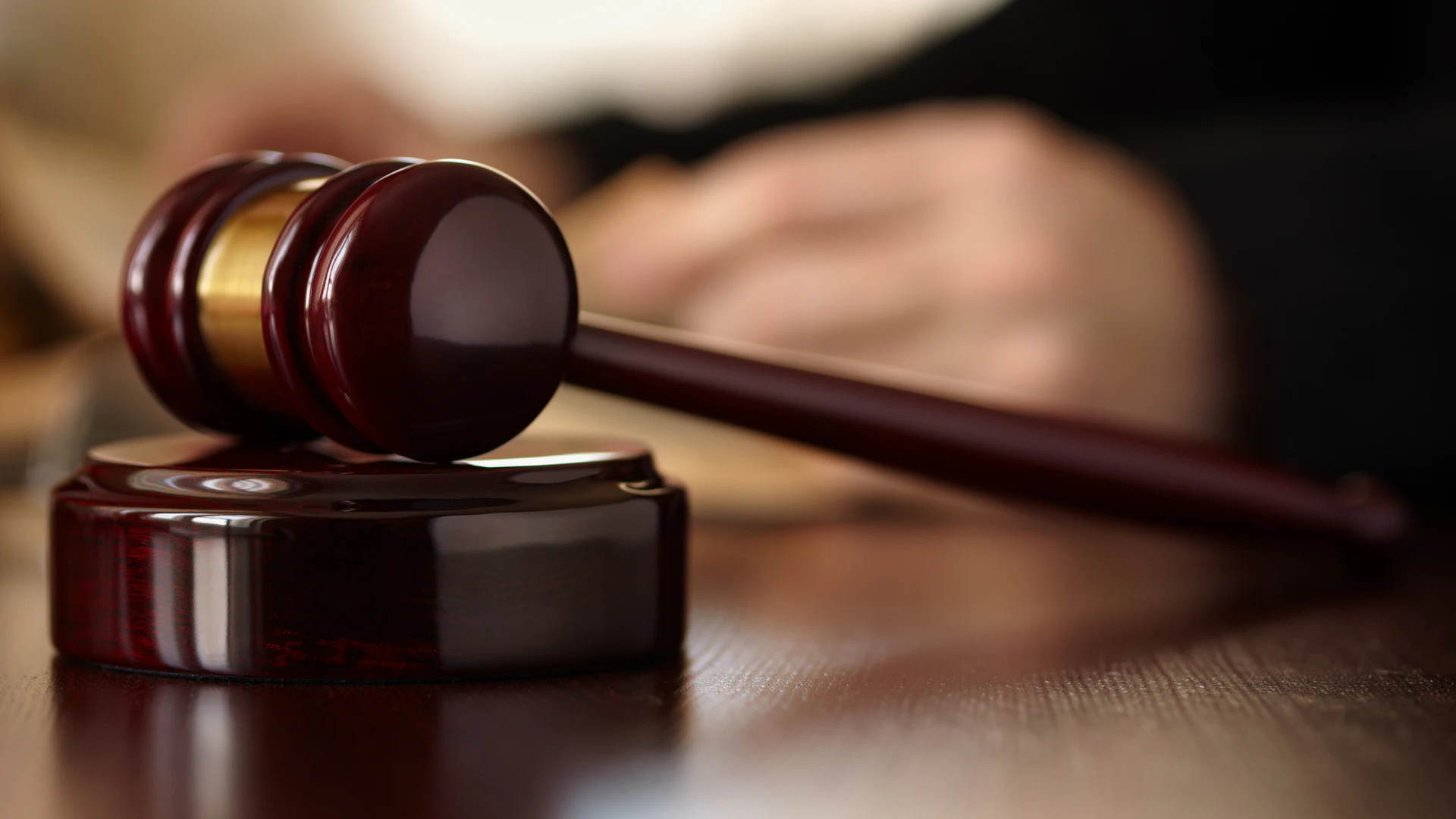 Feit Electric Facing Patent Infringement Lawsuit - Vimarsana News