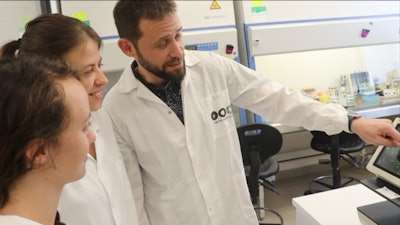 Dr. Lior Mayo with students.