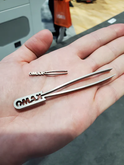 Samples created by the OptiMAX at IMTS 2022.