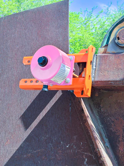 Twist tensioner