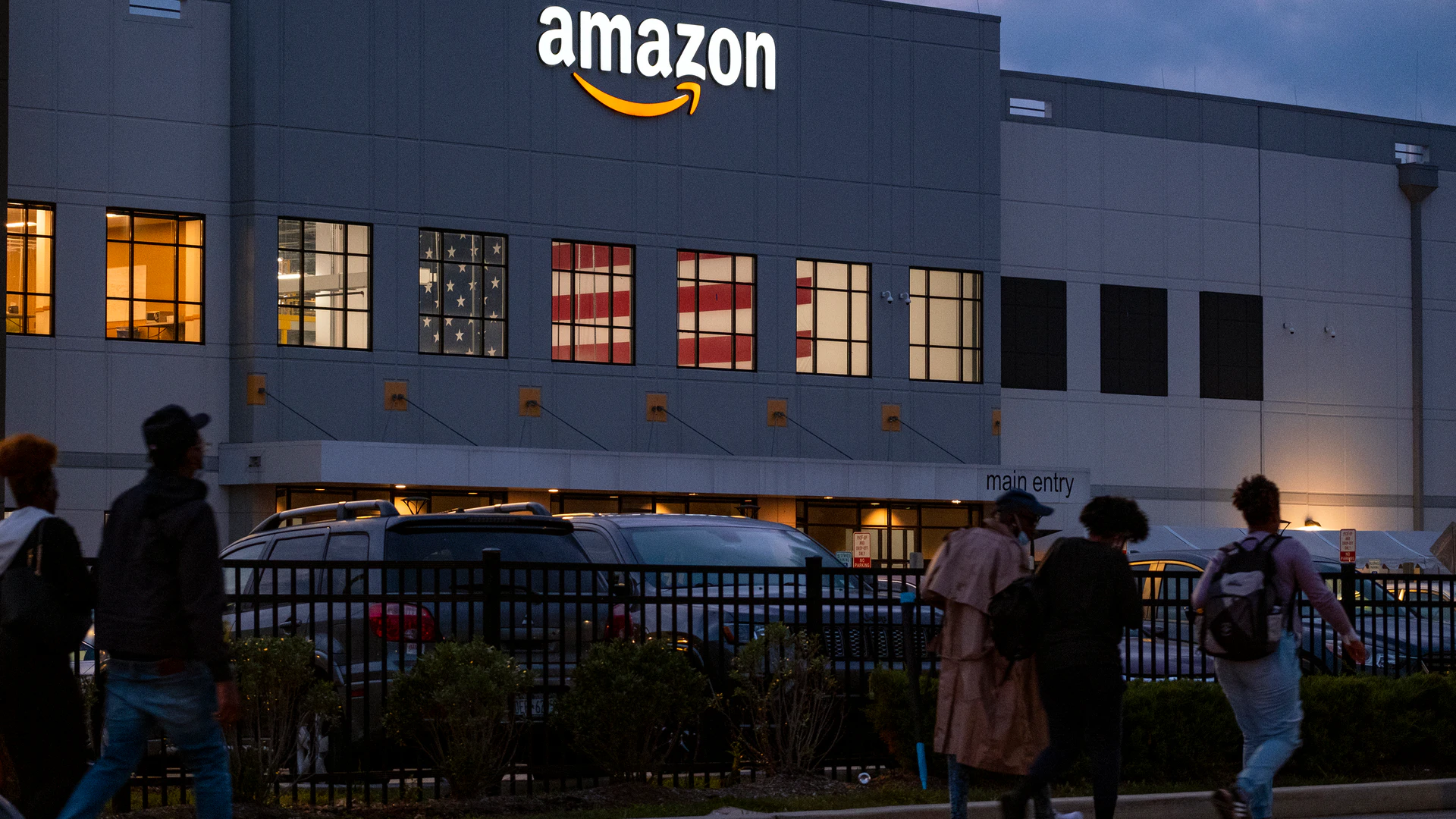 Amazon Ordered to Stop Retaliating Against Organizers - Vimarsana News