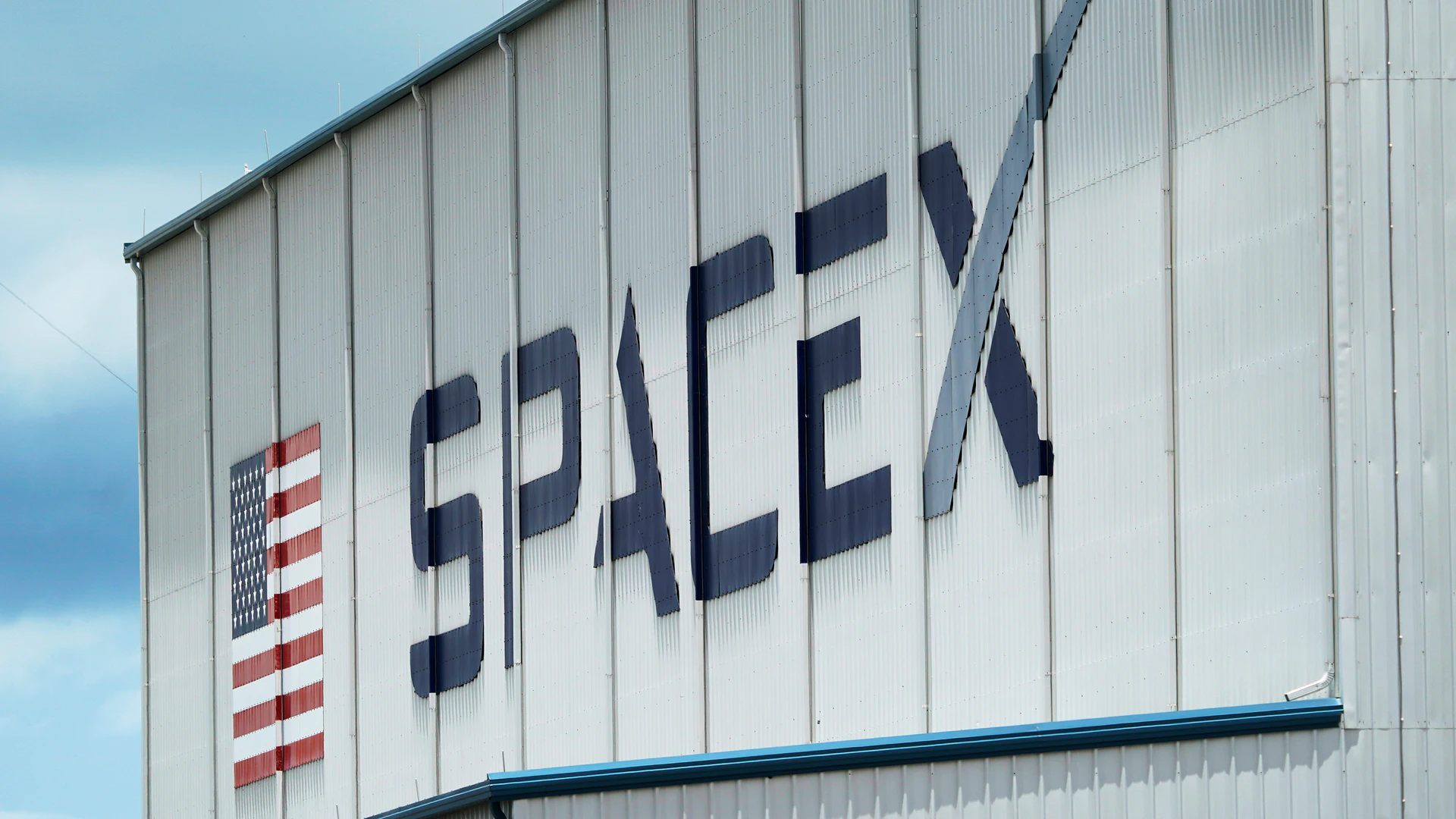 Fired SpaceX Employees Accuse Company of Violating Labor Law - Vimarsana News