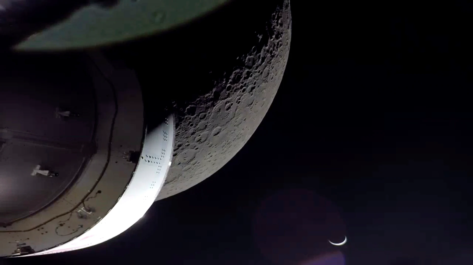 NASA Capsule Flies Over Apollo Landing Sites, Heads Home - Vimarsana News