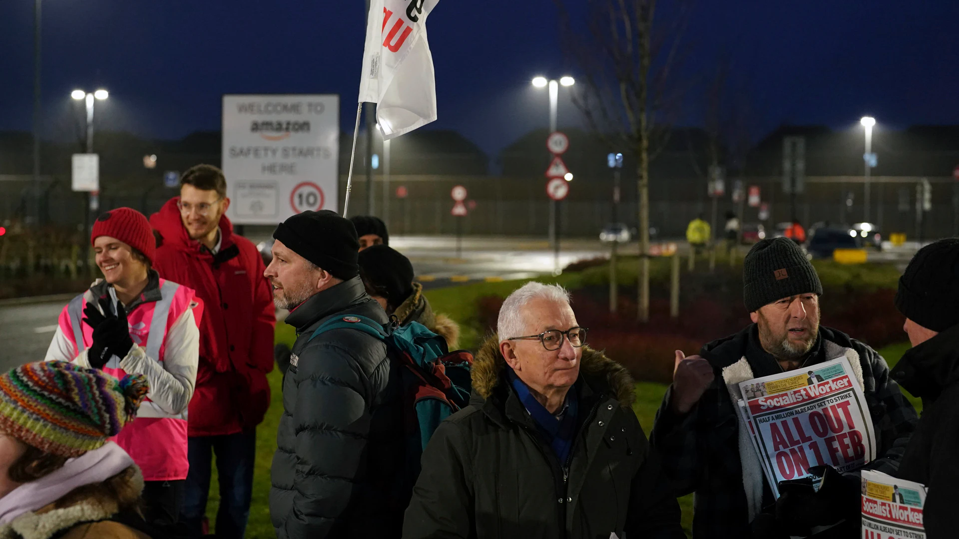 Amazon Workers Hold First U.K. Strike - Vimarsana News