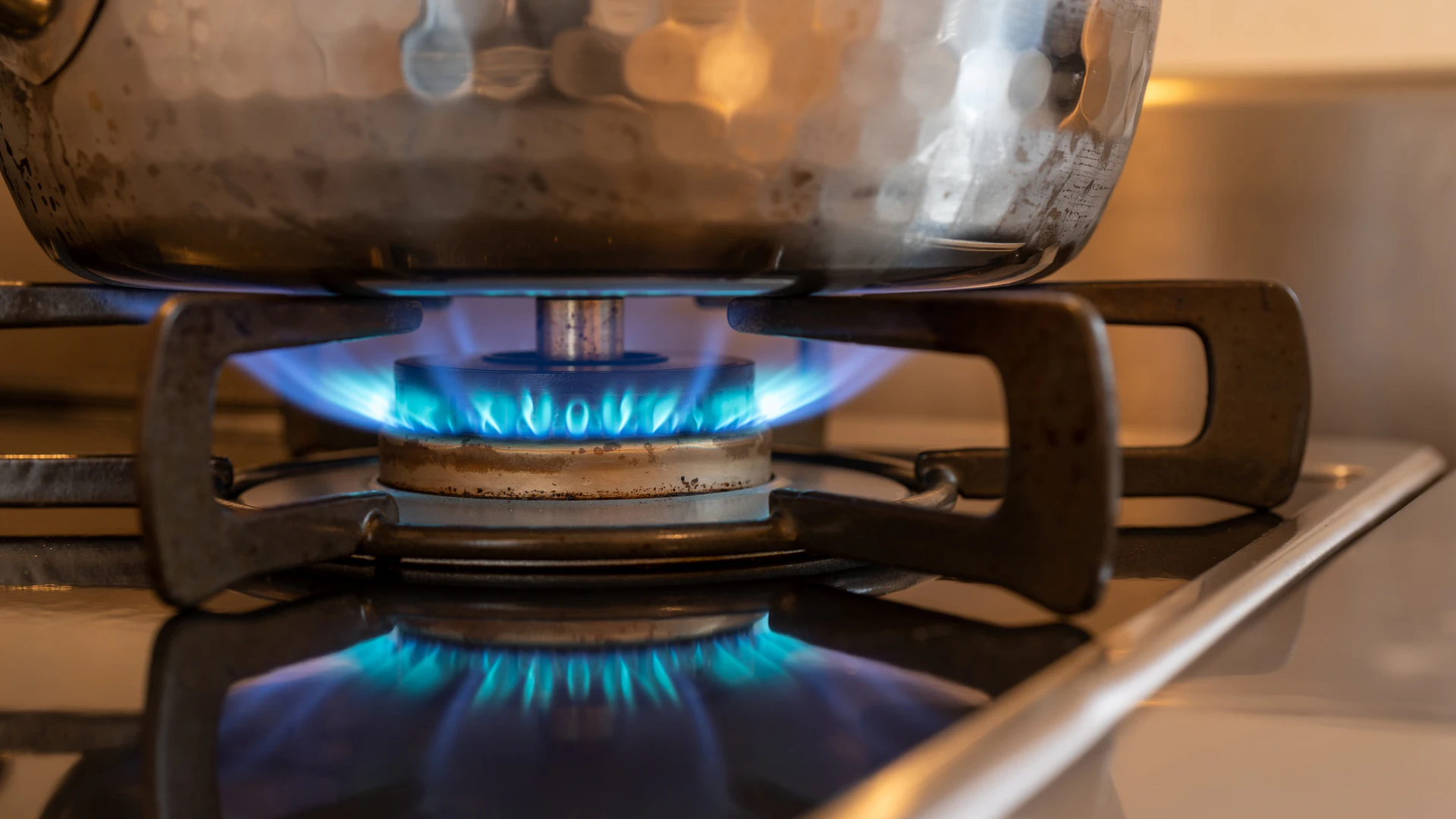 Why Gas Stoves Matter to the Climate & the Gas Industry - Vimarsana News
