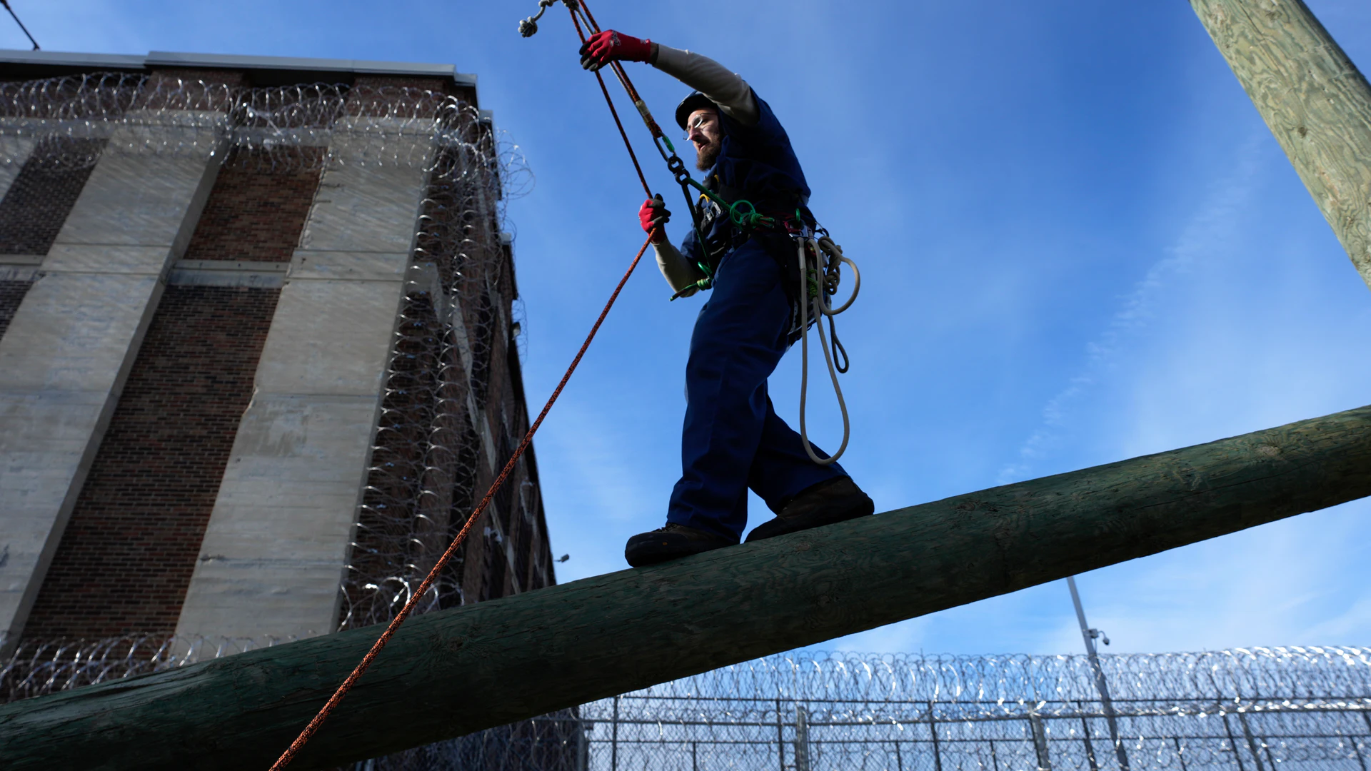Michigan Program Trains Prisoners to Trim Around Power Lines - Vimarsana News