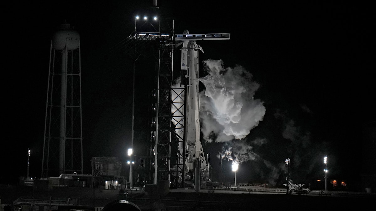 خلل في اللحظة الأخيرة يبقي SpaceX Rocket على الأرض