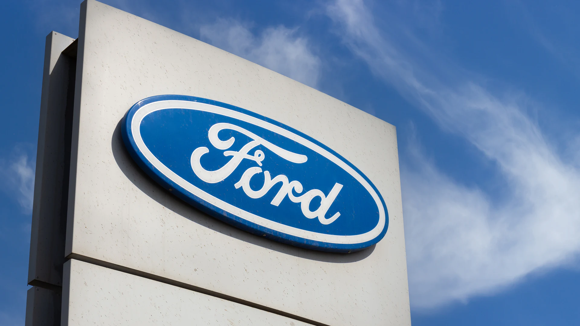 Ford Cutting Hundreds of Engineers to Reduce Cost Amid Transition to EVs - Vimarsana News