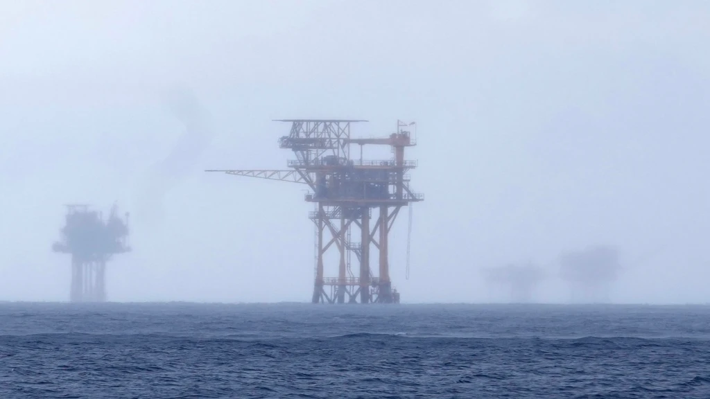 Oil companies offer $382M for drilling rights in Gulf of Mexico in last offshore sale before 2025 - Vimarsana News