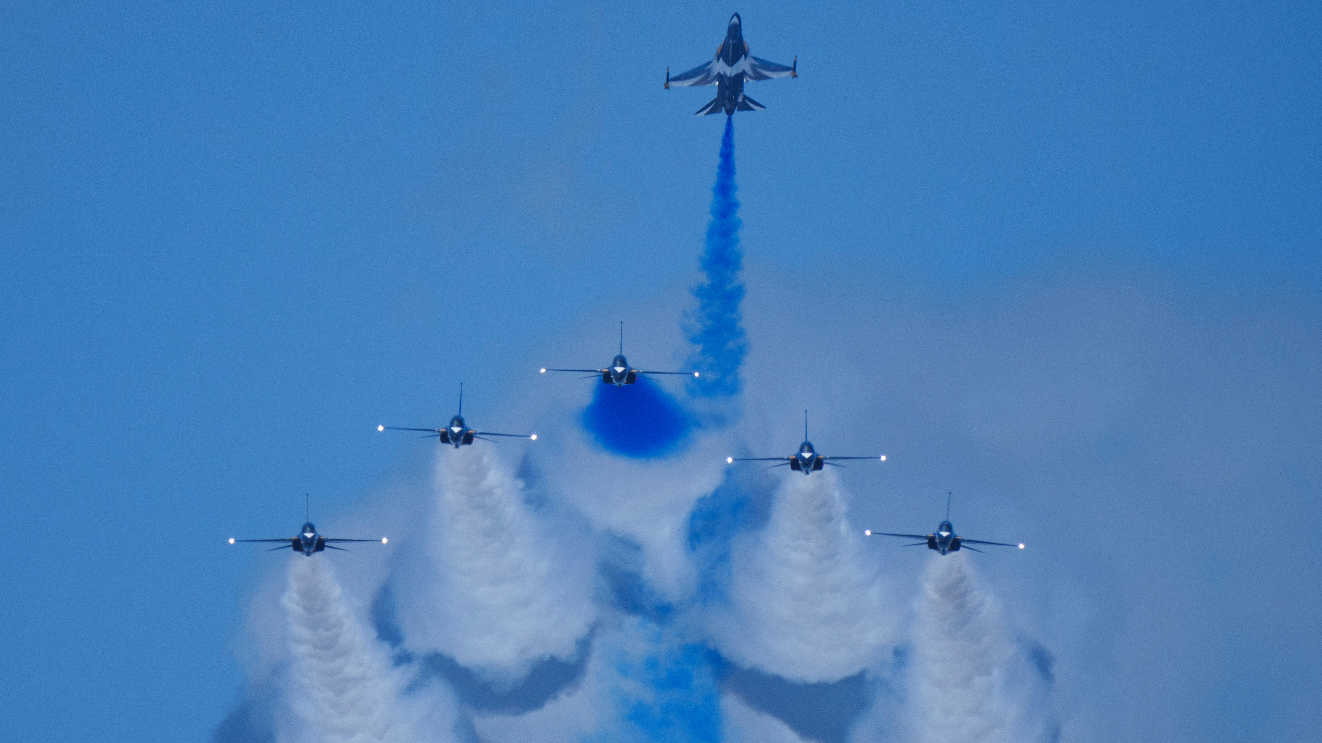 Singapore Airshow Kicks Off with Boeing and China's COMAC Announcing New Orders - Vimarsana News