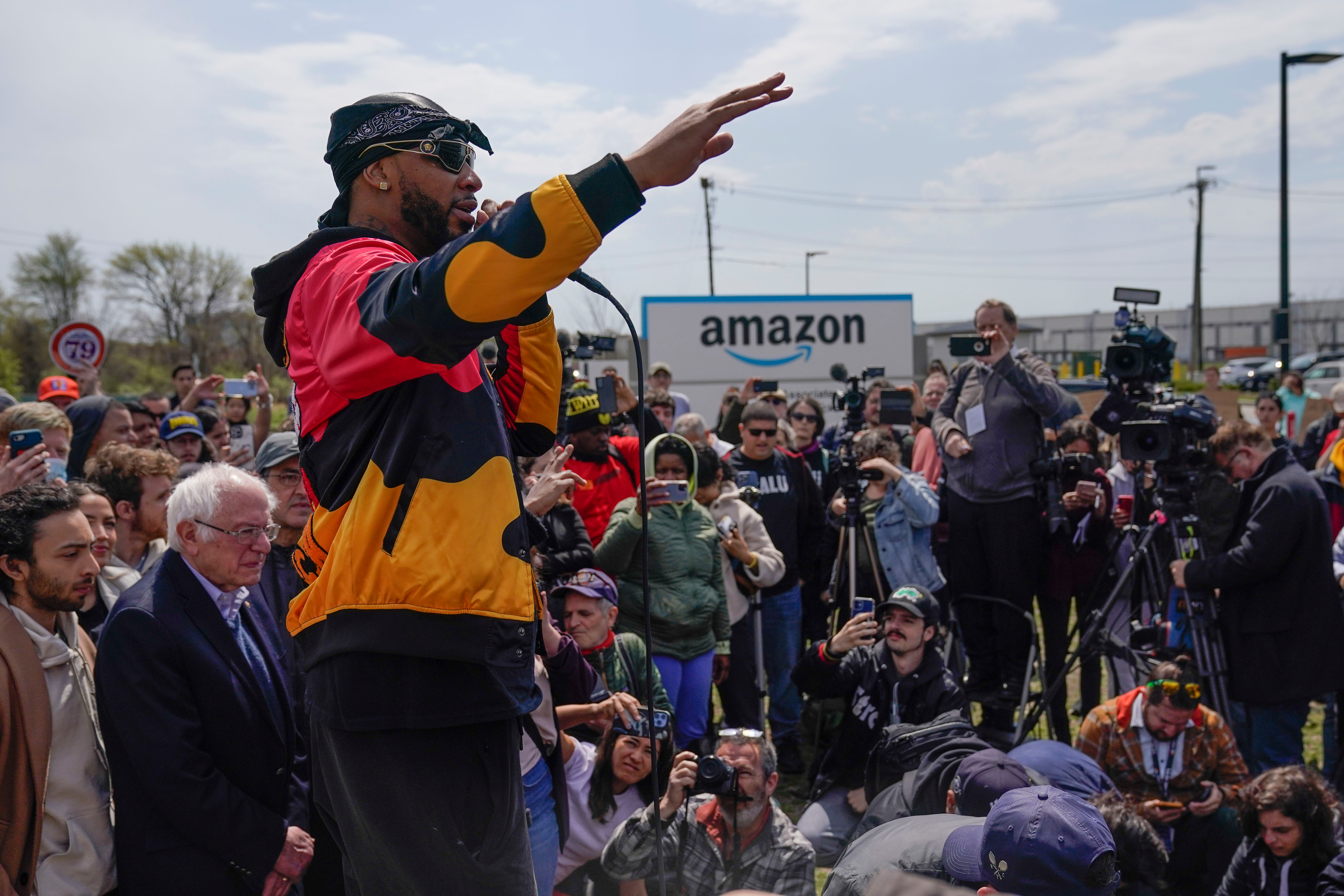 Two Years After Historic Win, Amazon Union Lurches Toward Election - Vimarsana News
