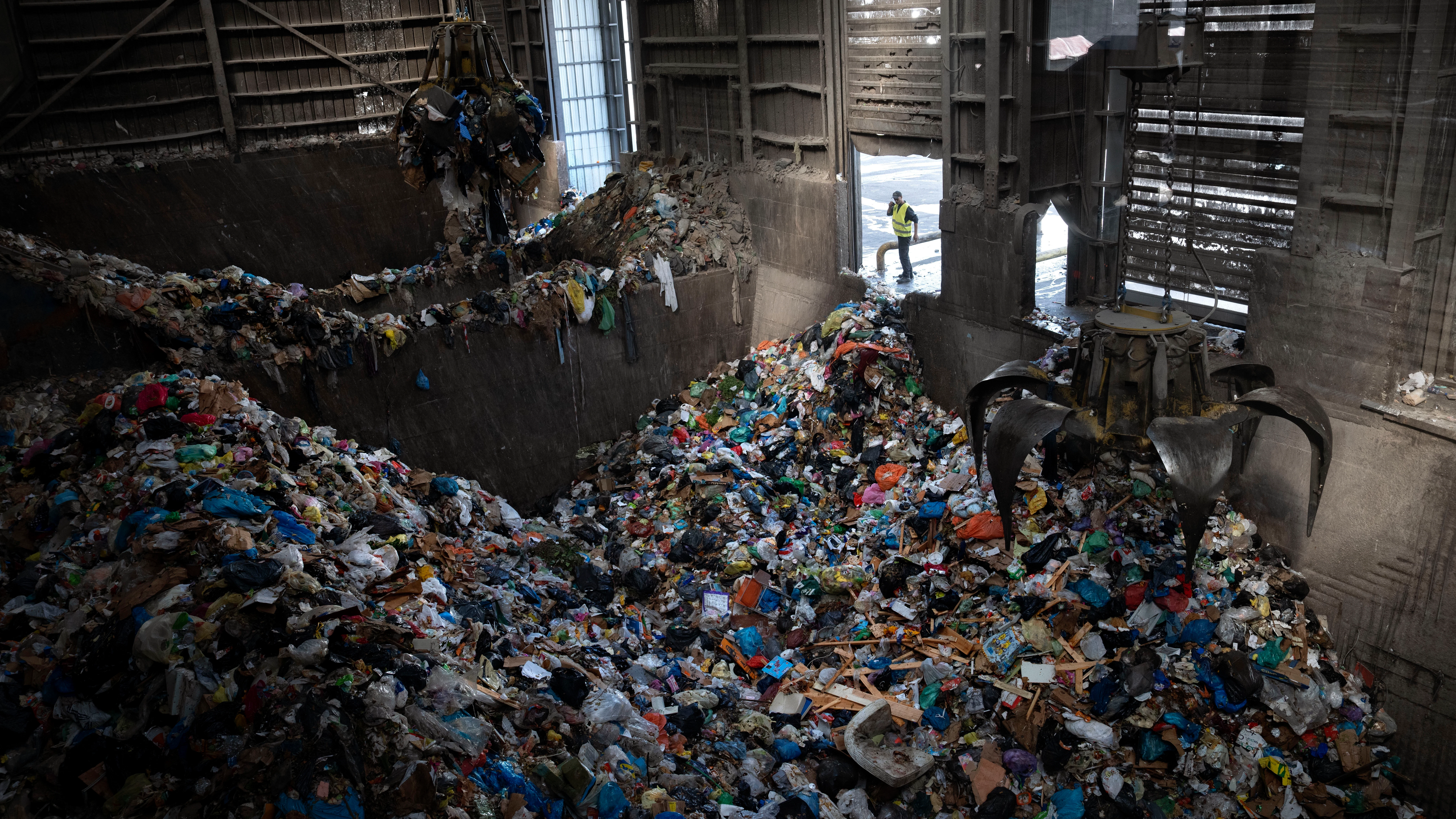 Global Plastic Pollution Treaty Talks Hit Critical Stage - Vimarsana News