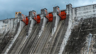 Dam Wall Construct