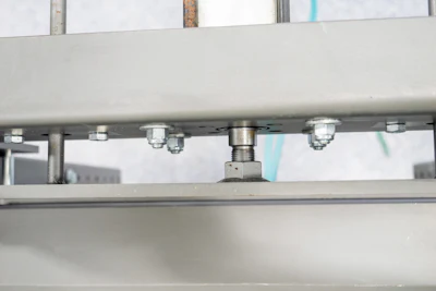 Determining the best bulk discharge and conveying solution requires substantial expertise as well as tailoring the system to the specific application.