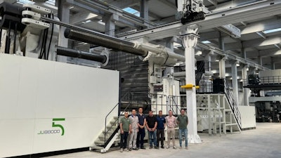 The official delivery of the Haitian JU8800T Ultra-Large Injection Molding Machine in France.