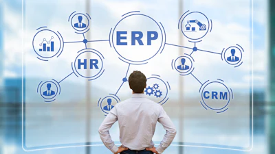 Manager Analyzing Erp On Ar Screen, Connections, Bi, Hr, Crm 820886246 4500x3000