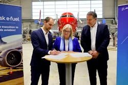 Boeing and Norsk e-Fuel sign a strategic partnership agreement to accelerate the production and availability of sustainable aviation fuel (SAF) in the Nordics and globally. From left to right: Karl Hauptmeier, CEO, Norsk e-Fuel; Maria Laine, President of Boeing in the United Kingdom, Ireland and Nordics; Lars Bjørn Larsen, CCO, Norsk e-Fuel.