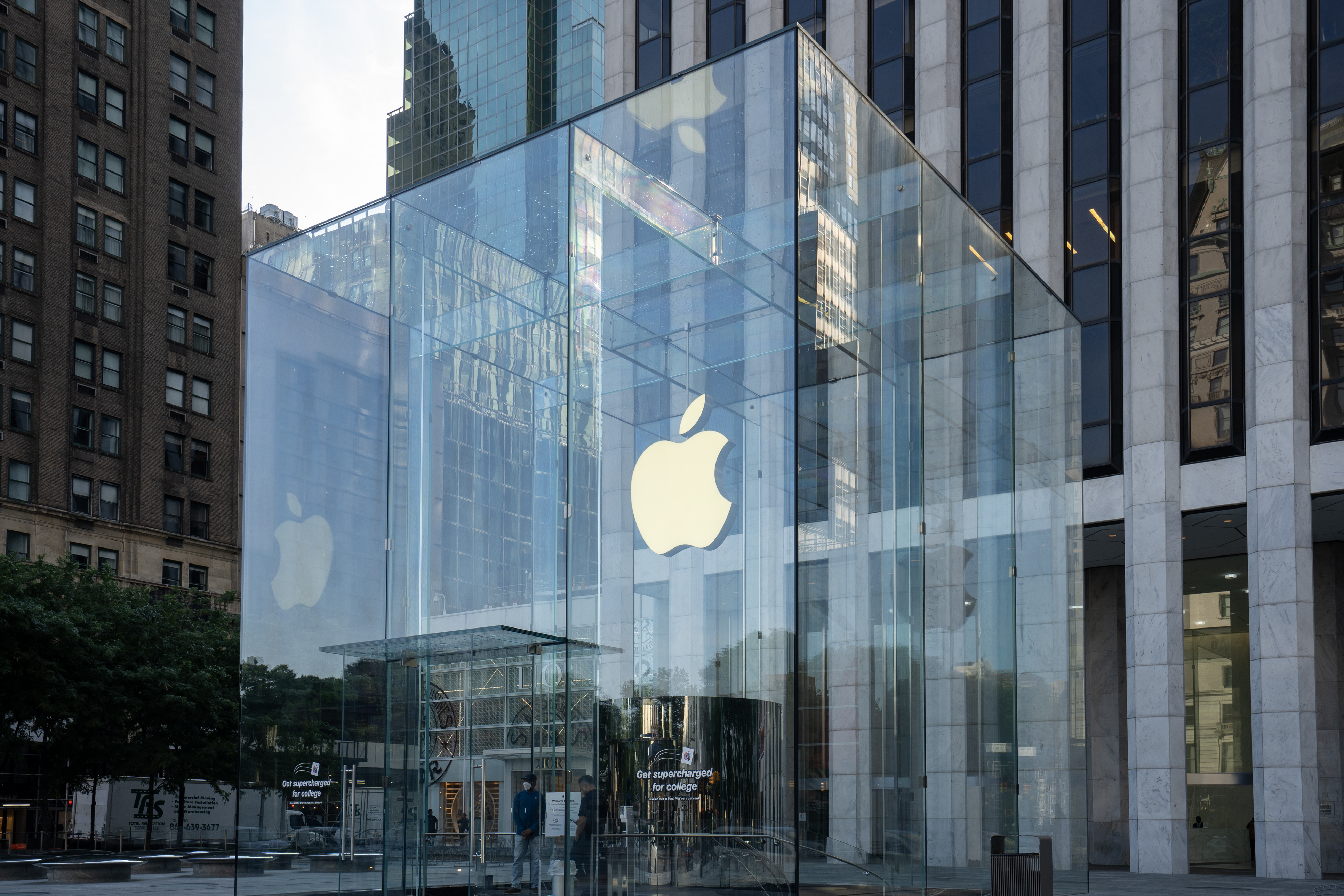 The Apple flagship store on the Fifth Avenue in NYC.