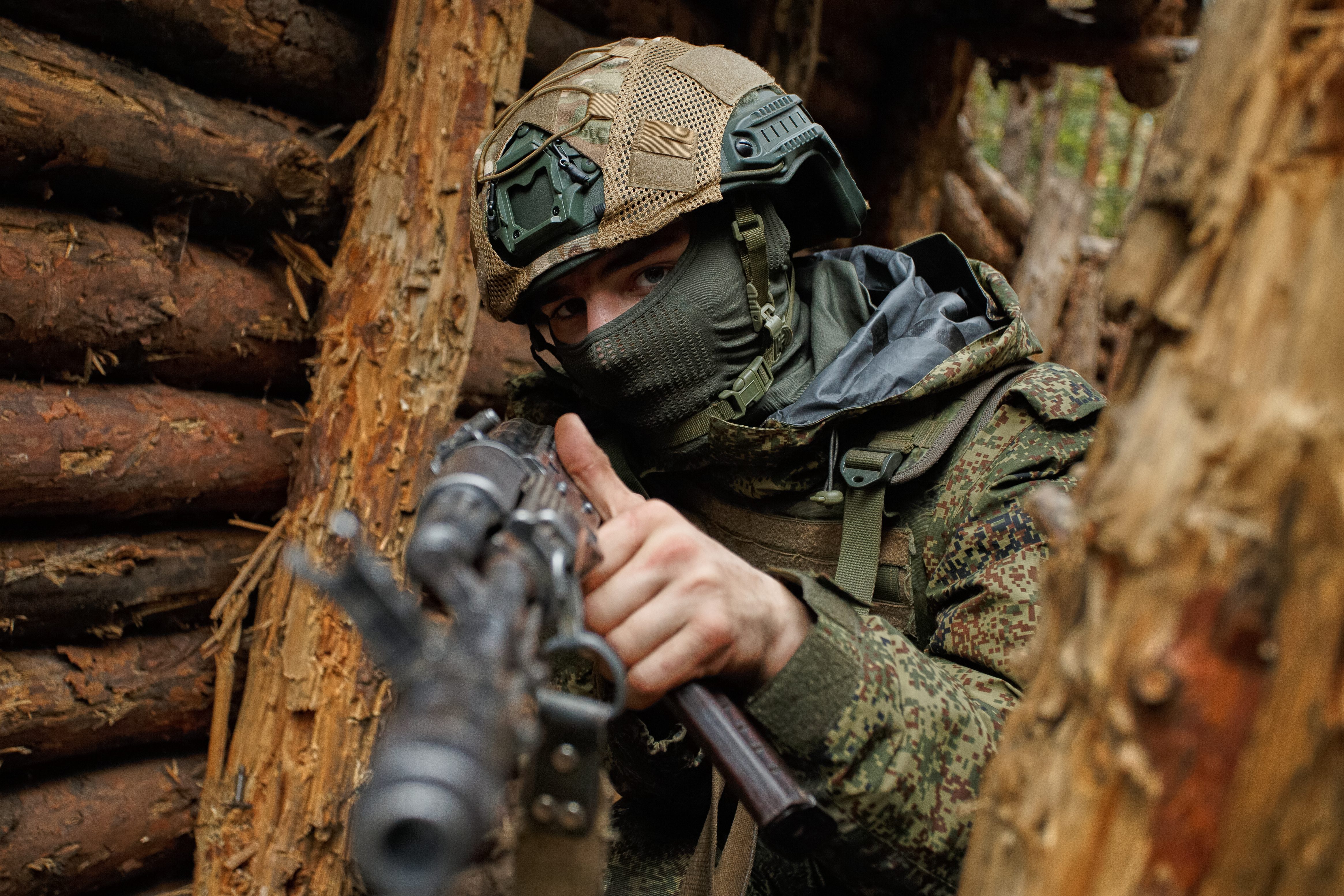 In this photo taken and distributed by Russian Defense Ministry Press Service on Monday, Oct. 6, 2025, a Russian soldier attends a combat training at one of the training grounds of the Moscow Military District.