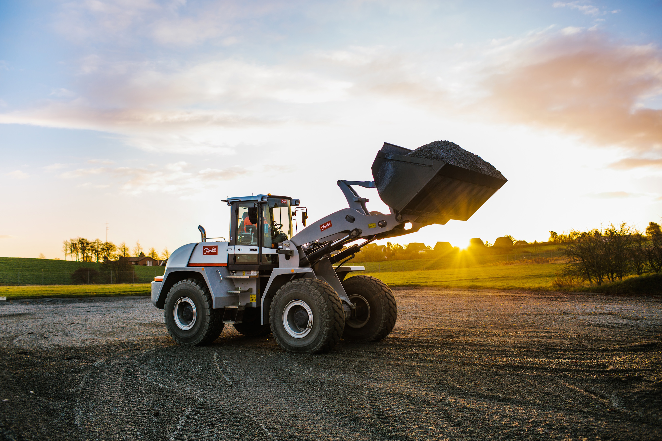 PC-PRO from Danfoss Power Solutions is a single-path propel solution that delivers precise speed and torque control in both automotive and non-automotive applications.