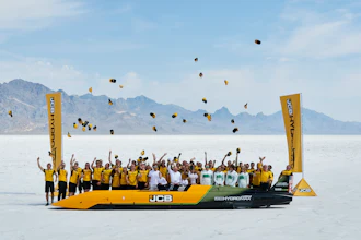 Hydrogen Powered Jcb Hydromax Sets 406 320 Mph World Land Speed Record