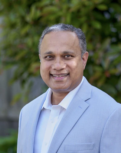Vineet Headshot